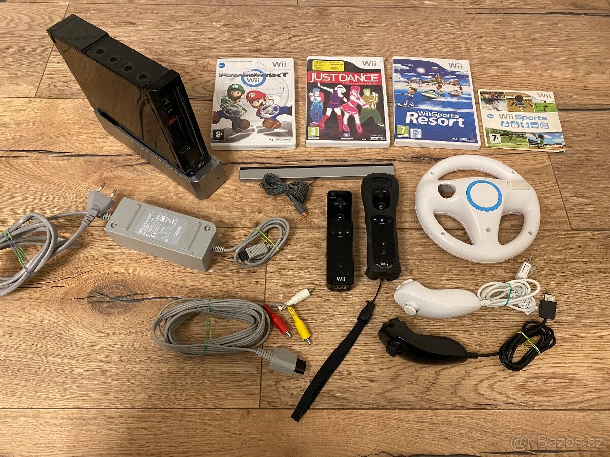 Herní konzole Nintendo Wii s příslušenstvím + 4 hry