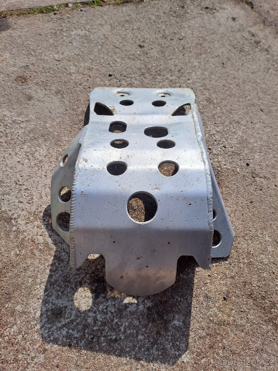 Hlinikovy kryt motoru