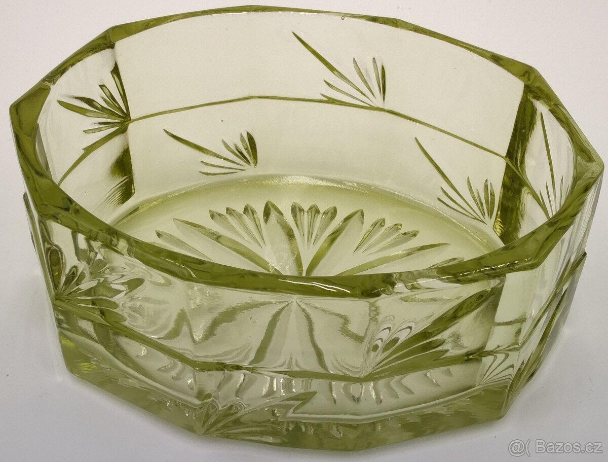 Stará masivní Křišťálová mísa na ovoce - Žlutozelená 18,5cm