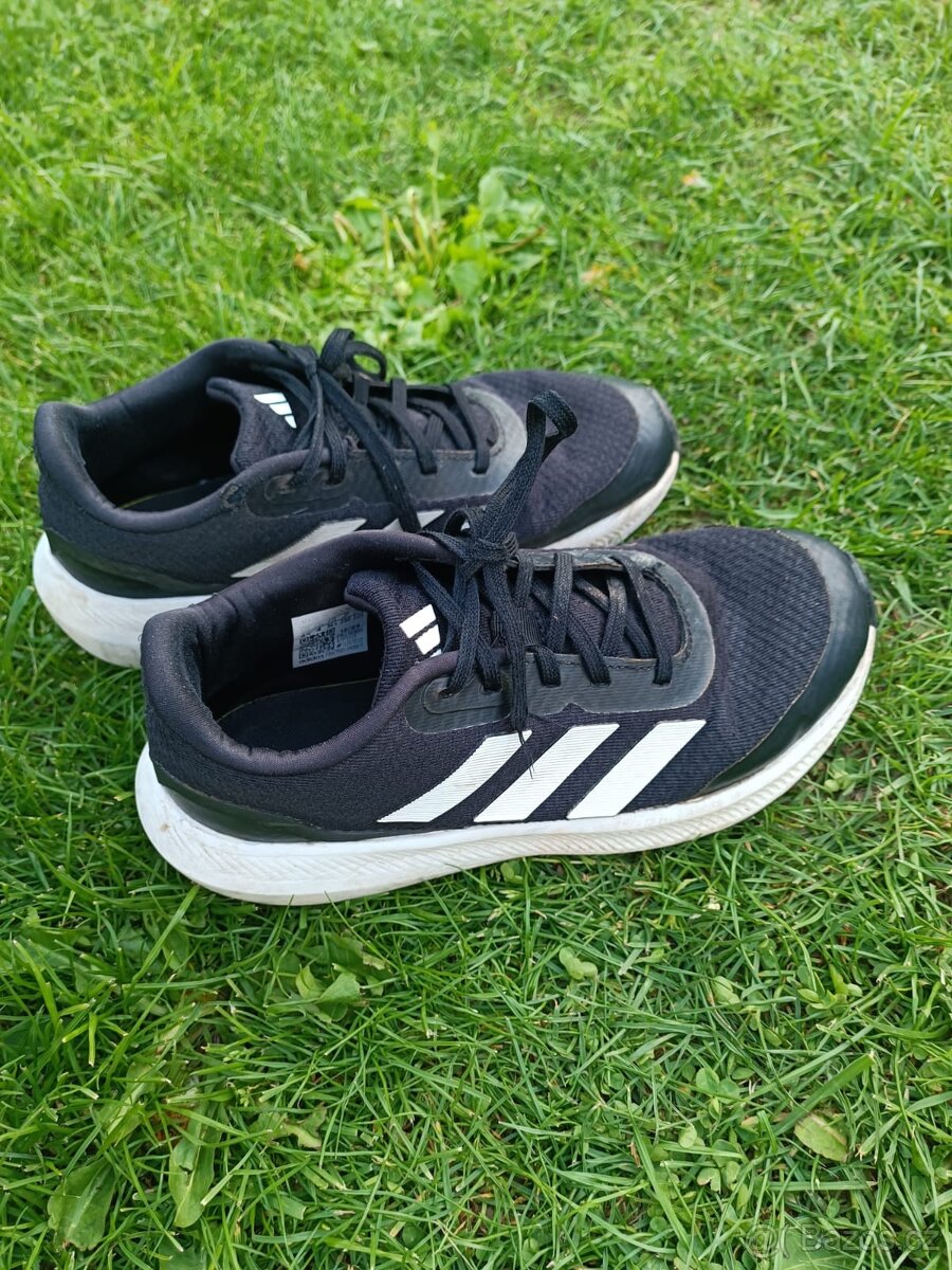 Chlapecké boty Adidas 36,5
