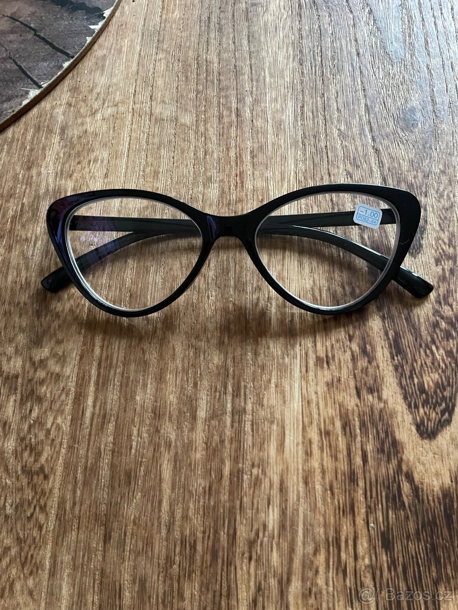 Brýle na dálku - moderní retro