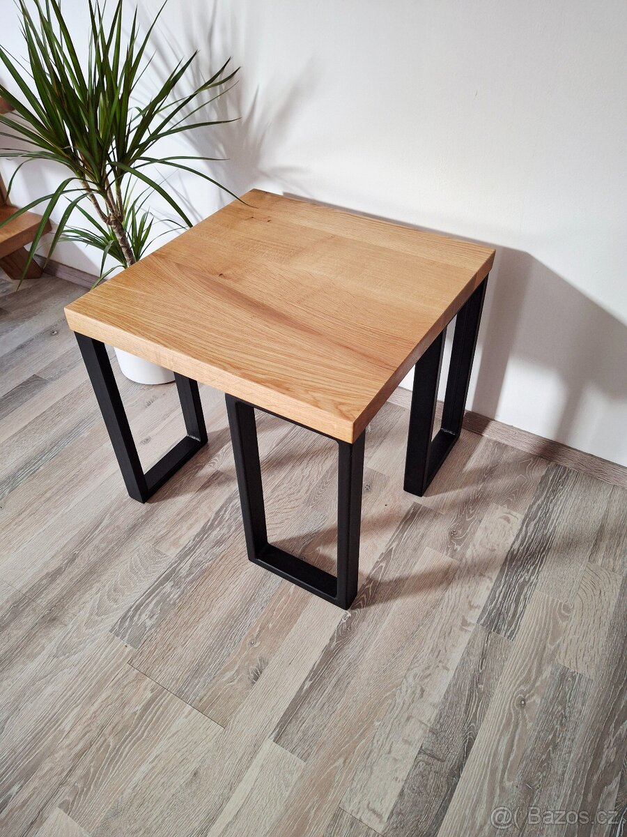 Konferenční dubový stůl / odkládací