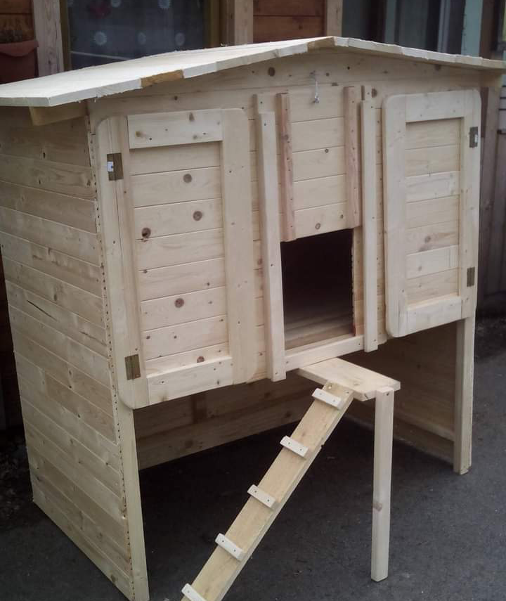 Dřevěný nezateplený kurník