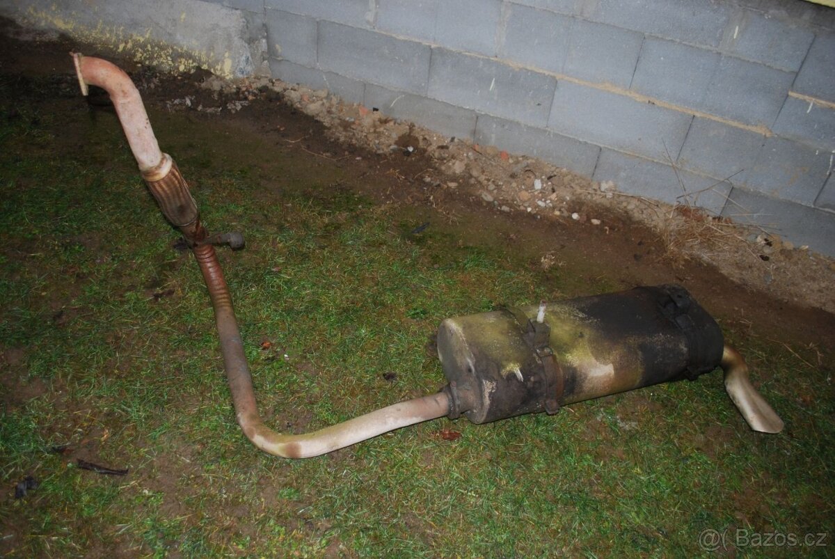 Avia A21T, A31T - tlumič výfuku