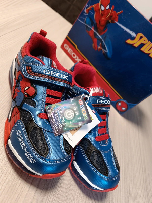 Nové dětské boty blikací Geox,vel 36