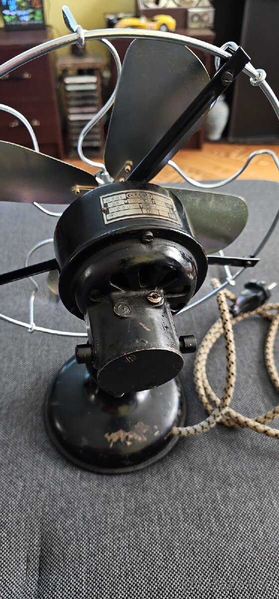 VENTILÁTOR ATAS, STARÝ MECHANICKY OTÁČECÍ FUNKČNÍ VĚTRÁK