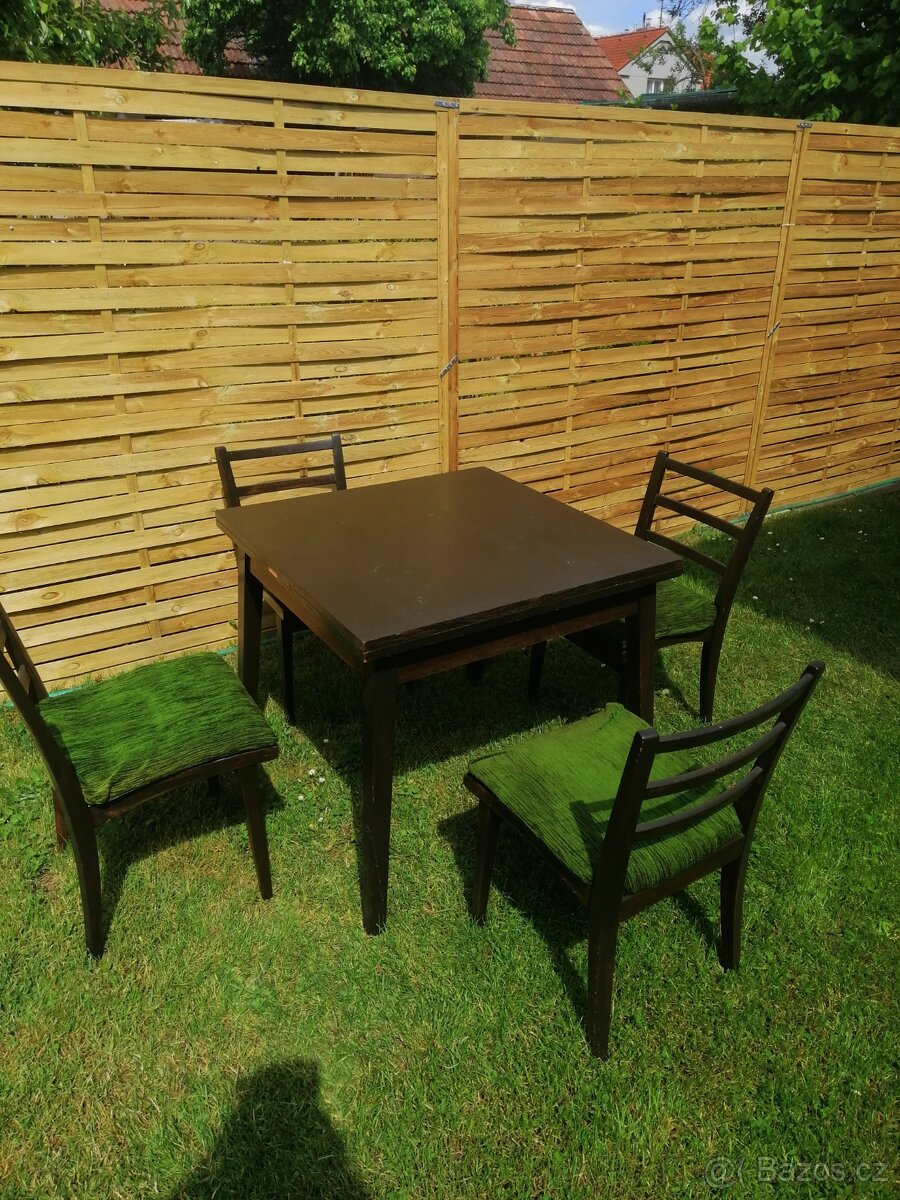 KUCHYŇSKÝ STŮL +4 ŽIDLE