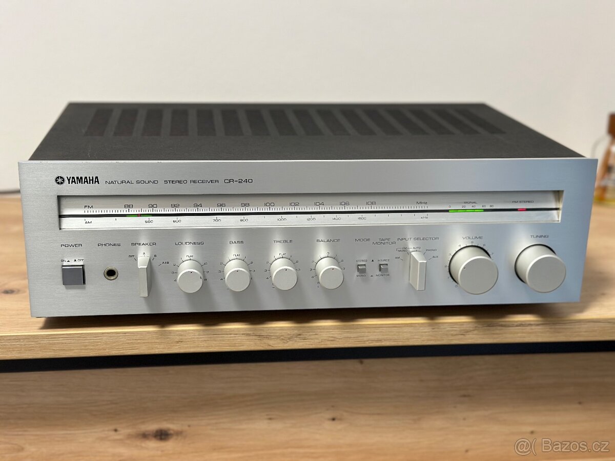 YAMAHA CR-240 VINTAGE STEREO RECEIVER
