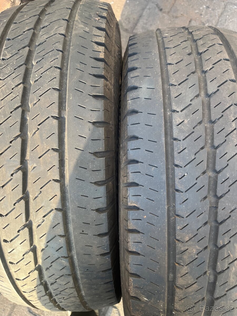 Letni pneu Barum 215/70 R15C