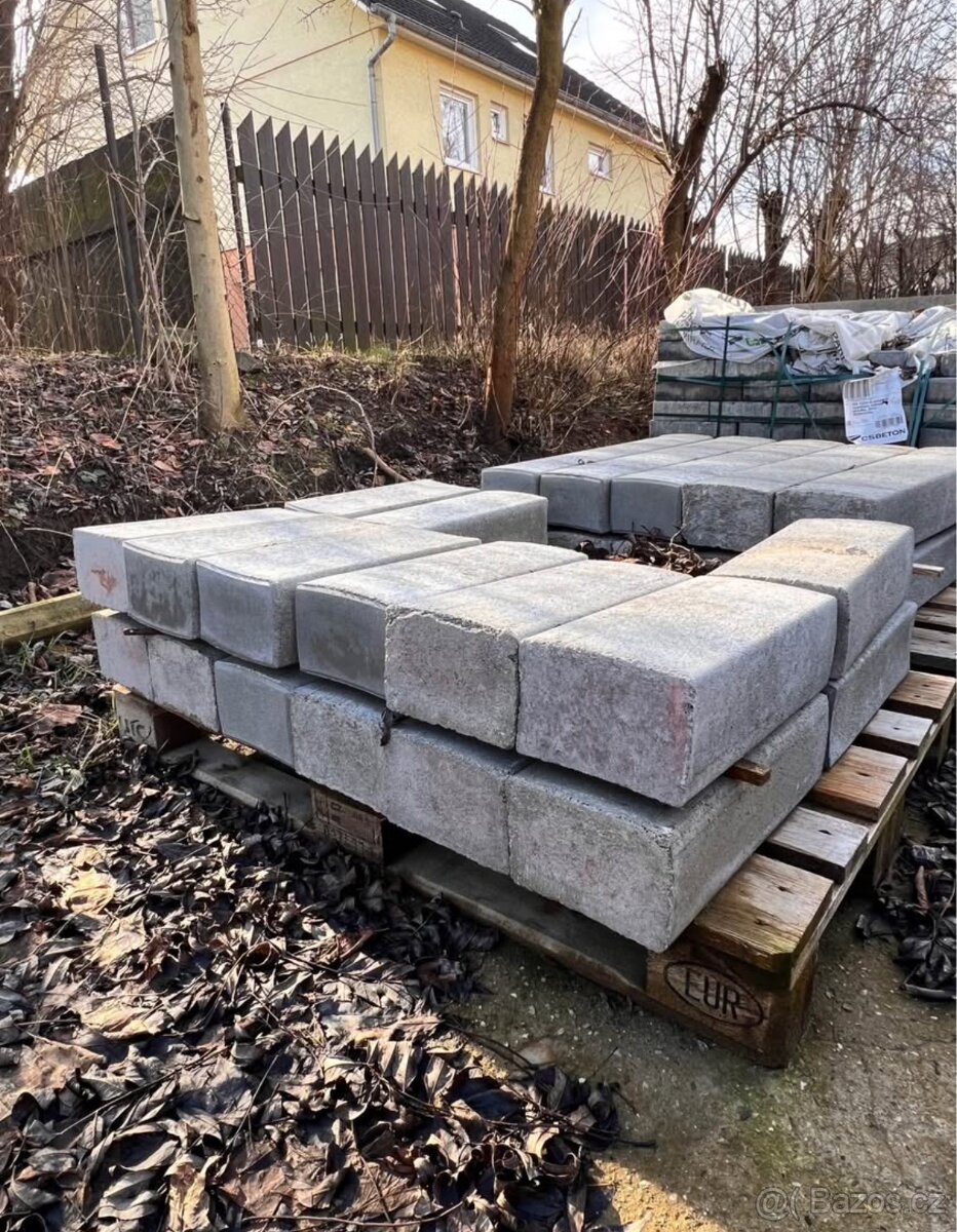 Palisáda 80 a 40 cm