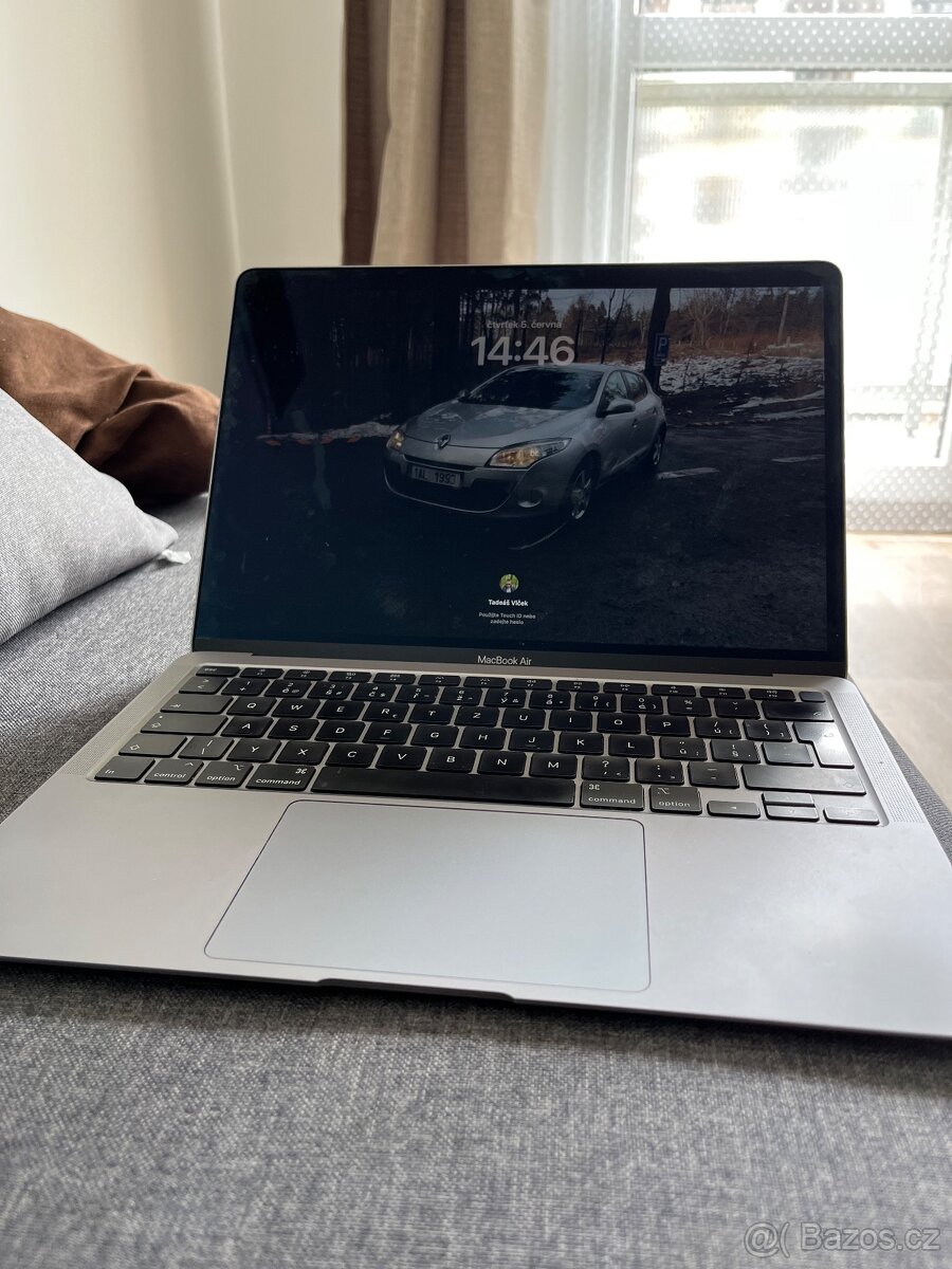MacBook Air 13” (2020) Intel i3 / 8GB / 256GB SSD – TOP stav