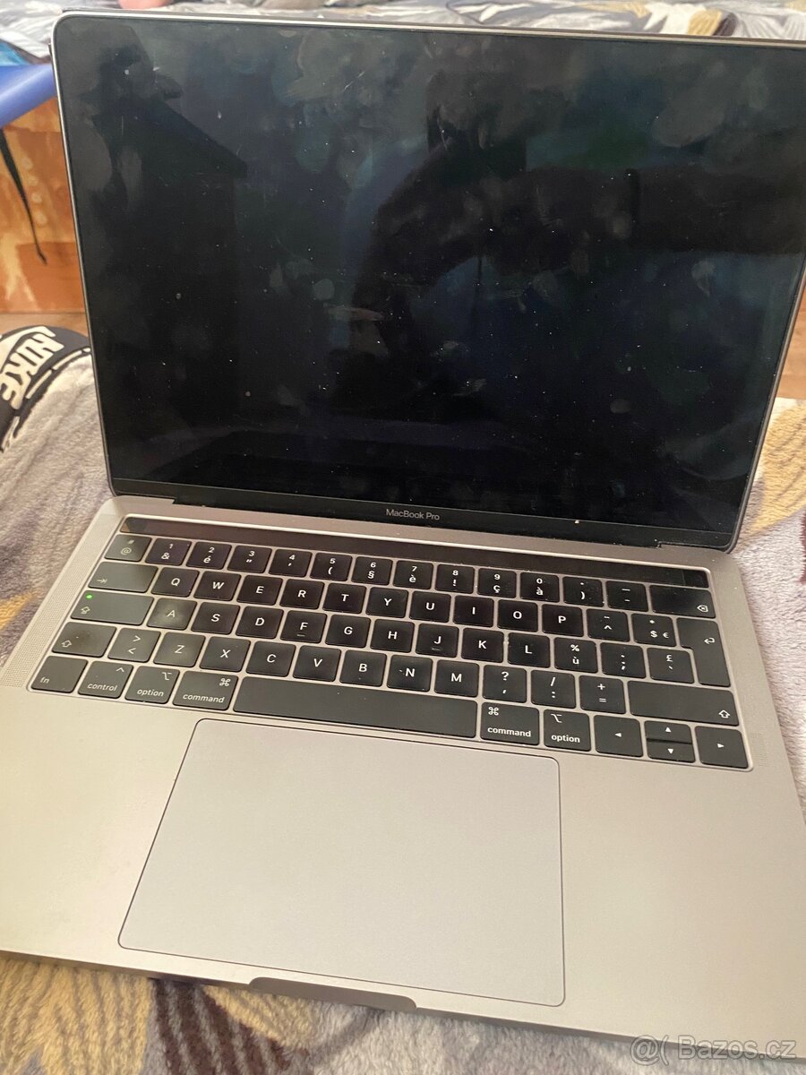MacBook Pro 13,3" Touch Bar 256GB vesmírně šedý (2018)