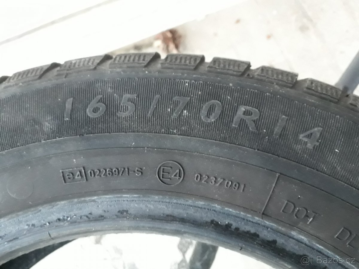 Prodám pneumatiku Dunlop 165/70 R14