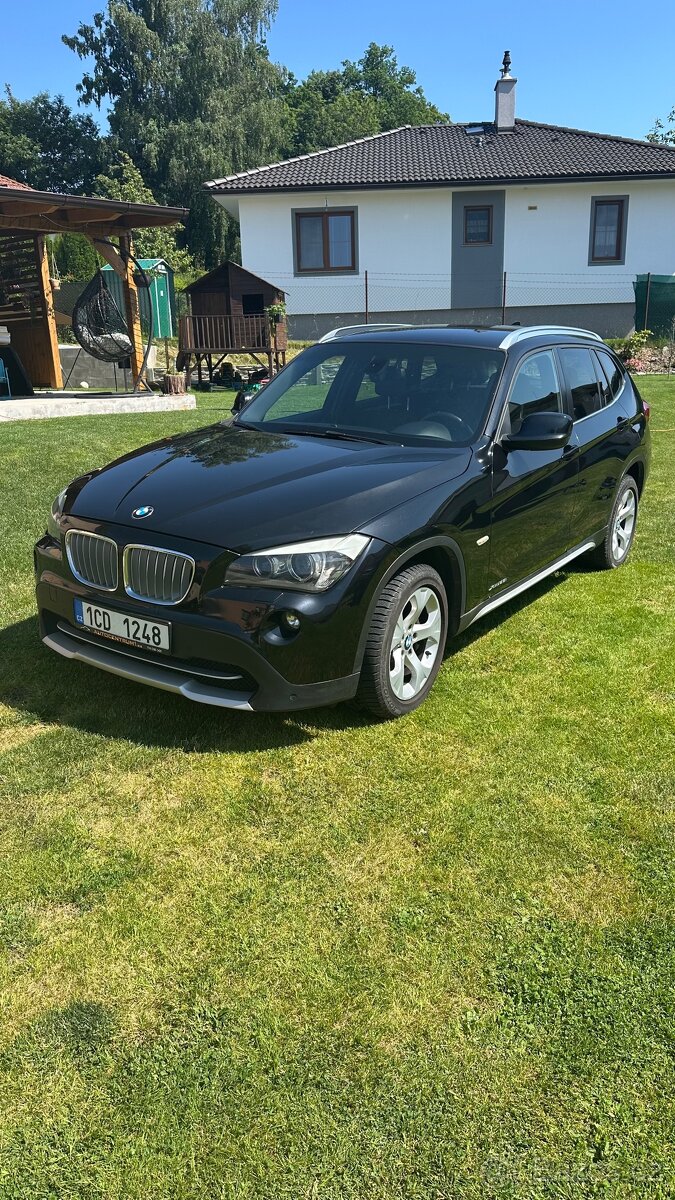 BMW X1 3.0i xDrive 190kW – TOP výbava, servis, 4x4