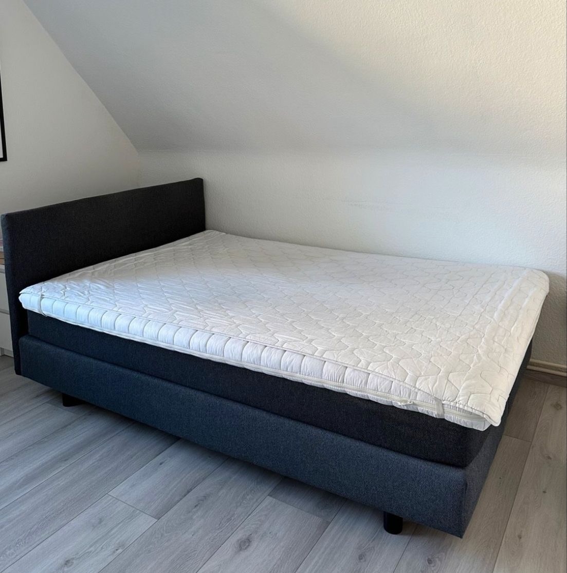 Kontinentální postel 140x200