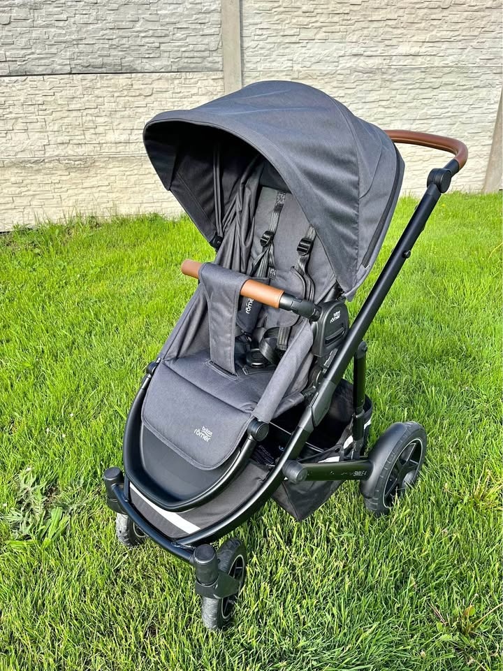 Kočárek Britax Smile 4 Midnight Grey