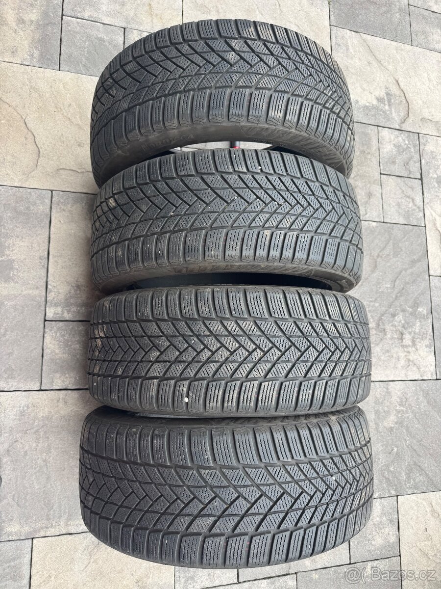 Zimní pneumatiky 235/45R18