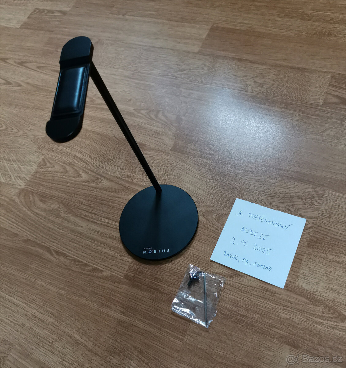 Stojan na sluchátka Audeze Mobius