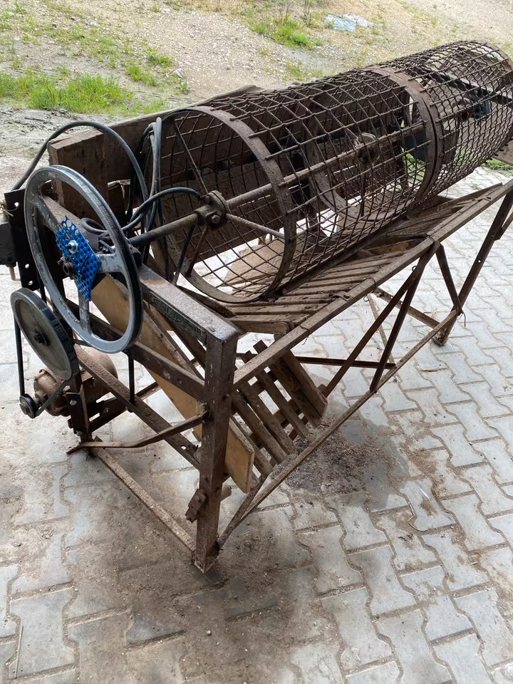 Třídička brambor el. motorem.