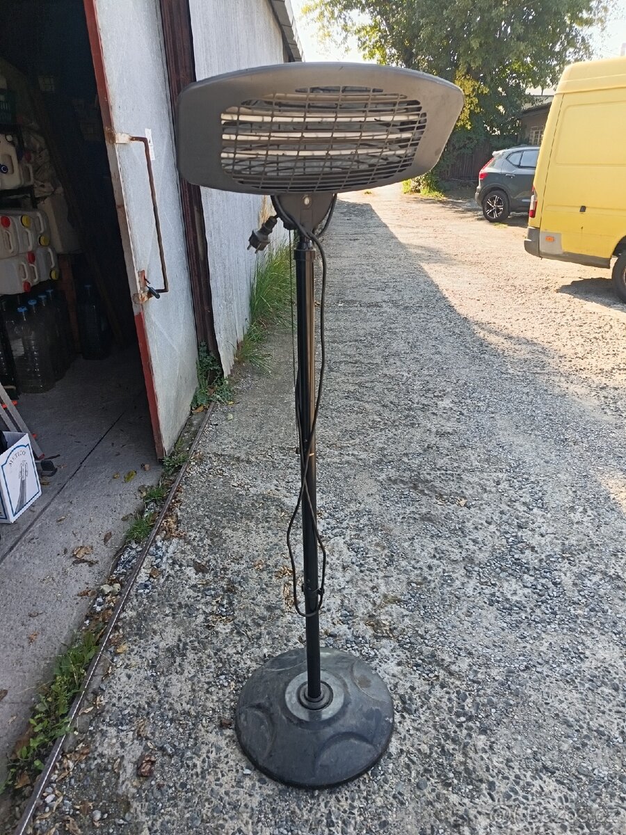 Terasové topidlo elektrické