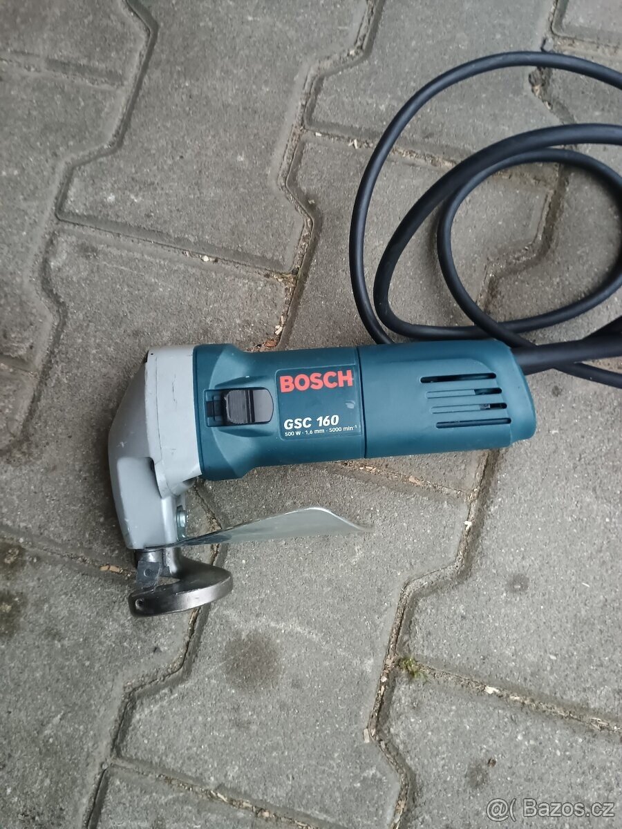 Nůžky na plech.