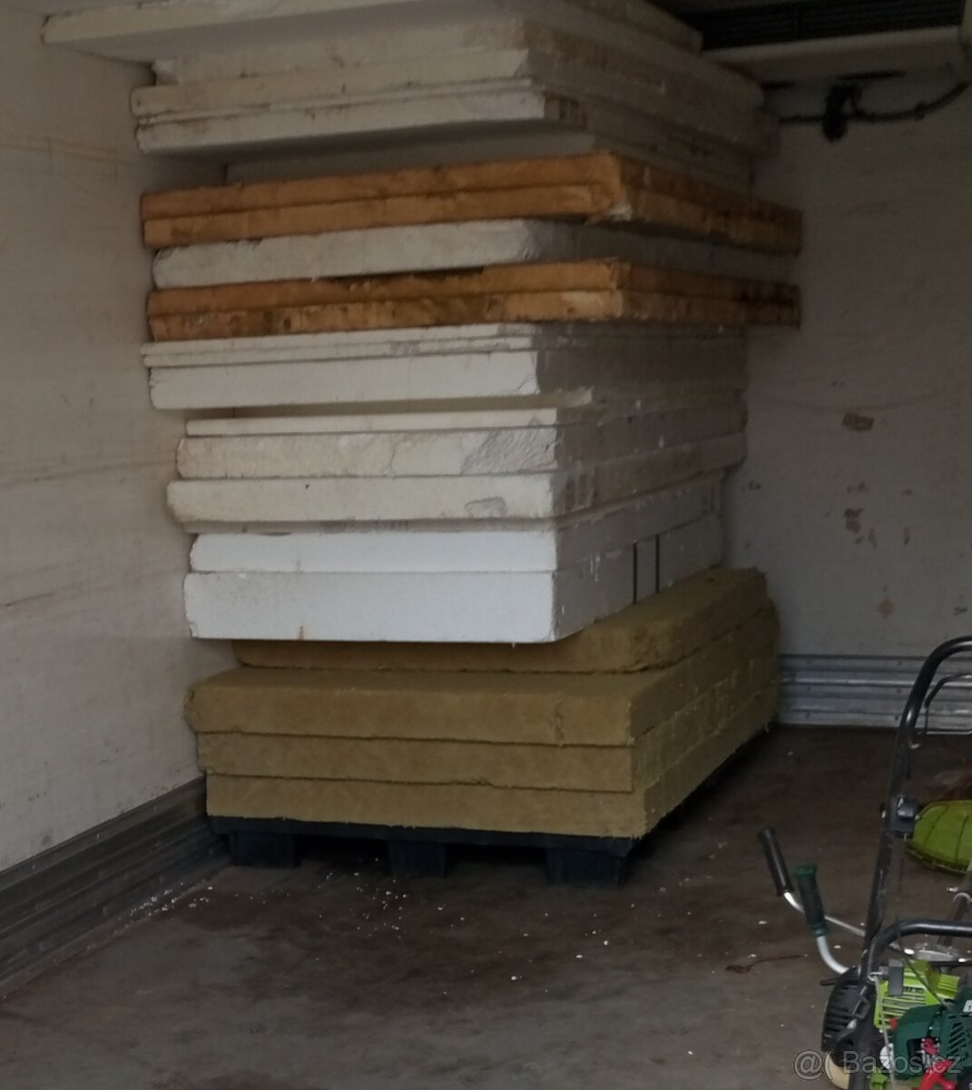 Polystyren odřezky i celé desky na zateplení půdy