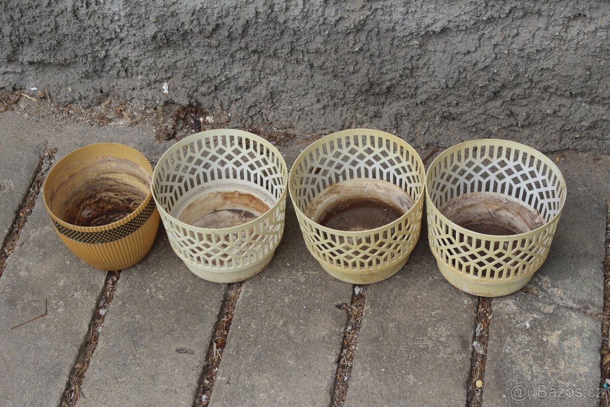 Retro ozdobné obaly na květináče