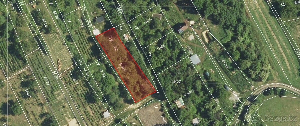 Hustopeče u Brna (907 m2)