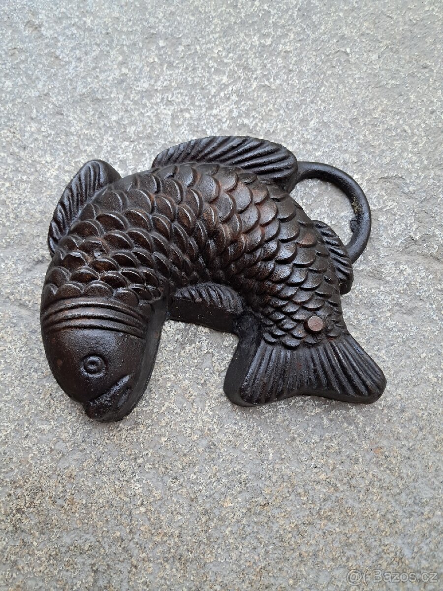 Litinová forma ve tvaru ryby