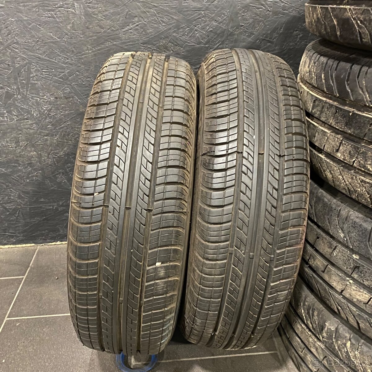 2ks pneu Vraník 175/70/13 82T