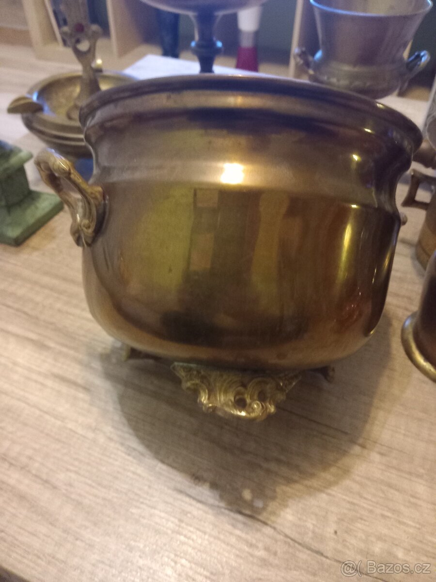 Stare mosazne nadobi