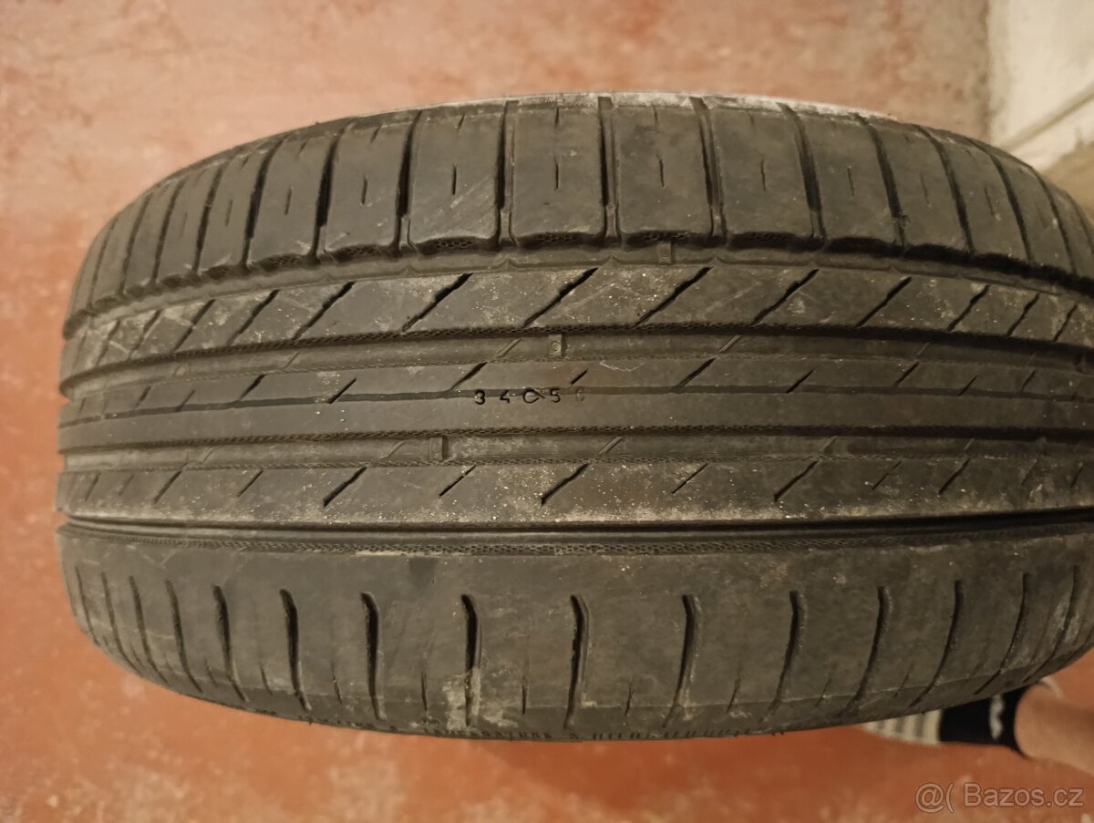 Letní pneu 215/50R17