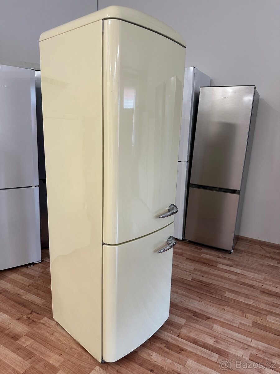 Lednice s mrazákem Gorenje (210)