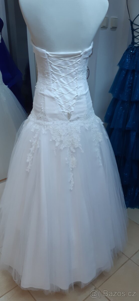 Šaty na věneček, nebo svatební krajkové, vel. 36 - 38