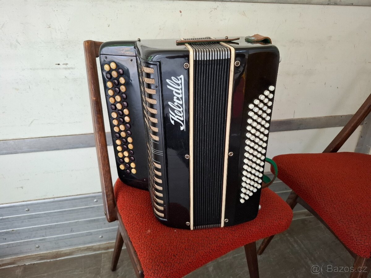 Knoflíková harmonika Kebrdle