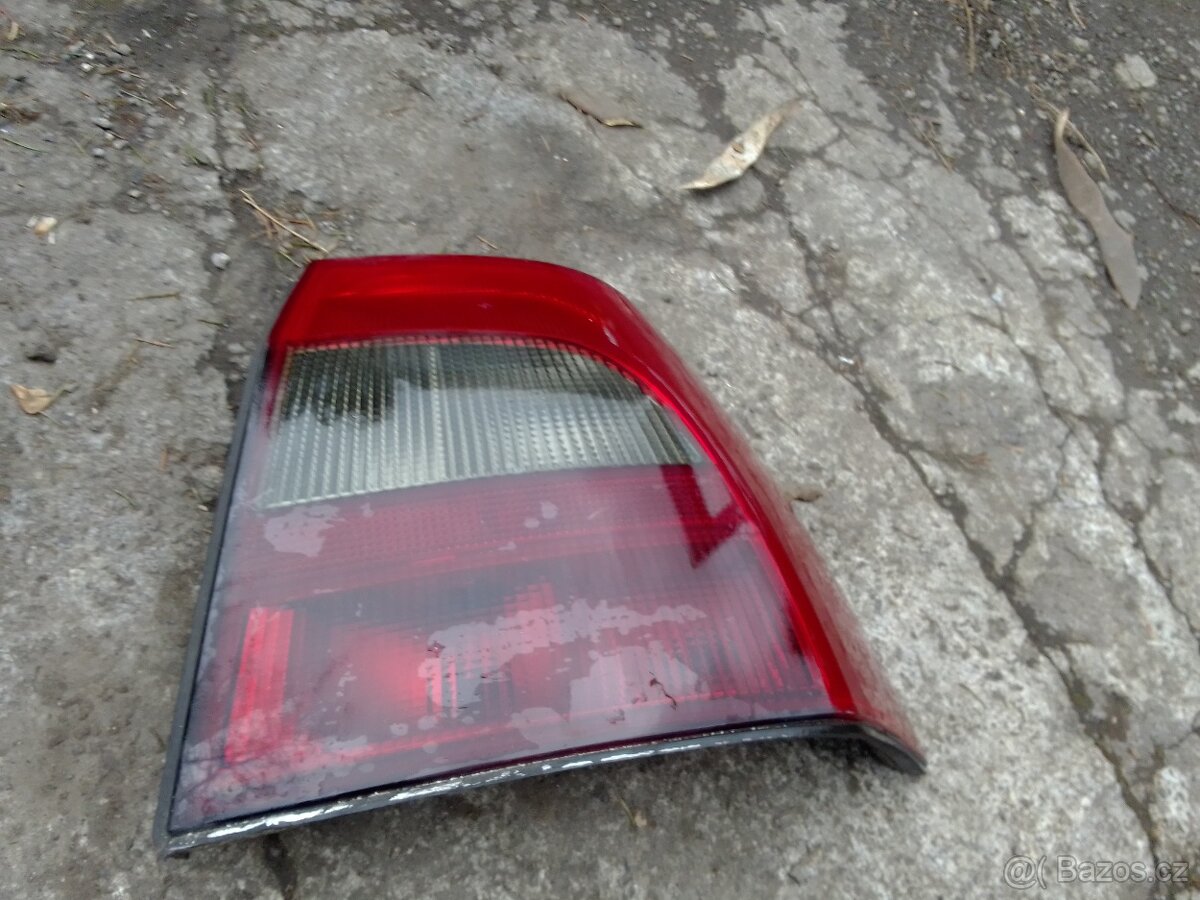 Opel Vectra b světlo