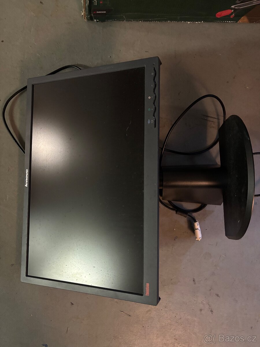 Monitor Lenovo 19