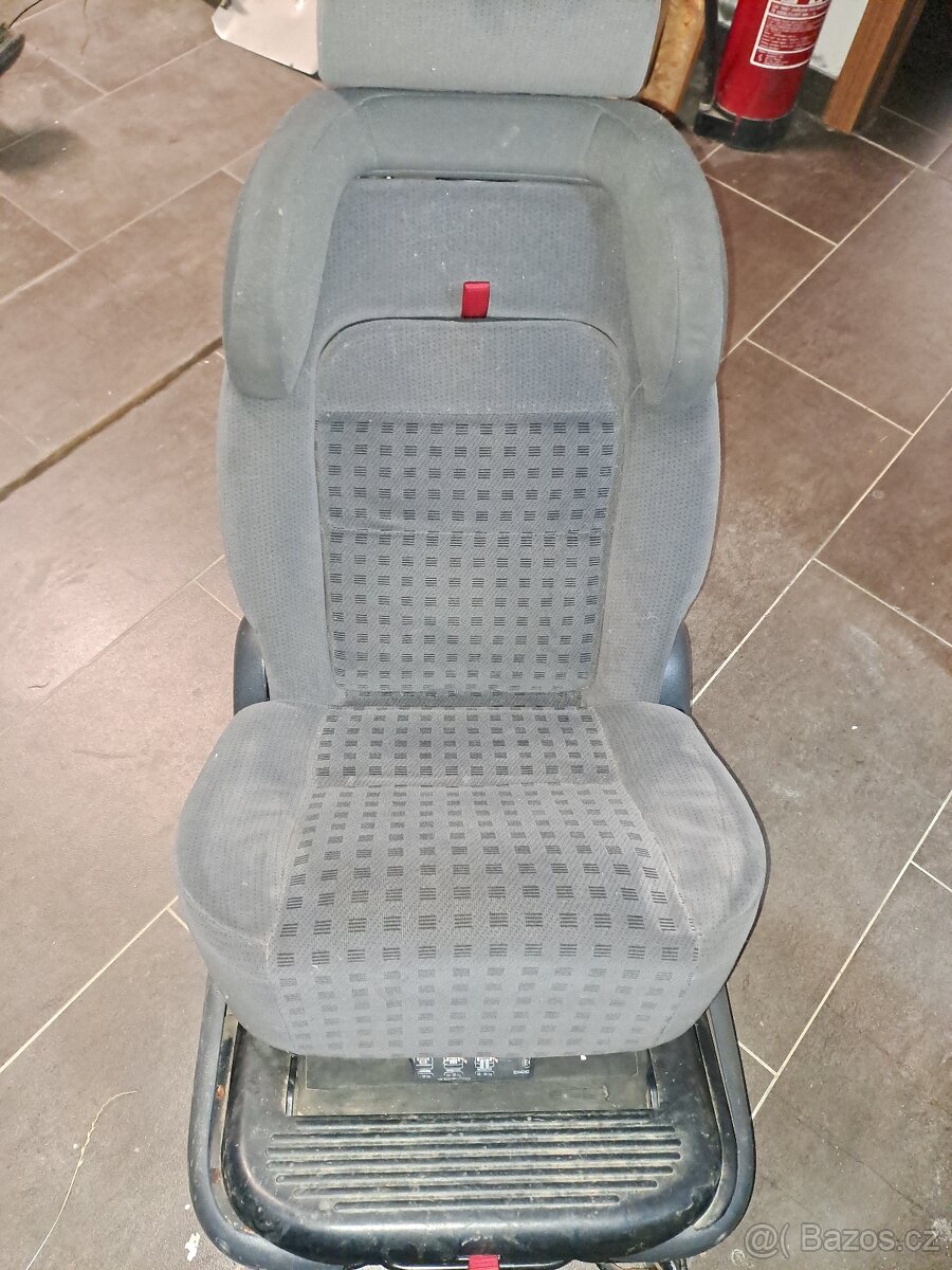 Integrovaná děcka sedacka s límcem Sharan, Alhambra, Galaxy