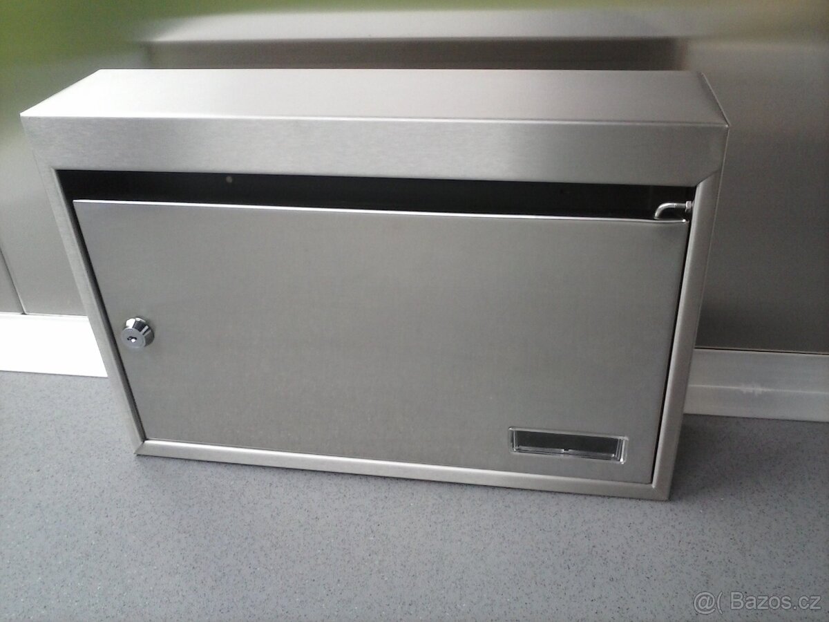 Nerezová poštovní schránka