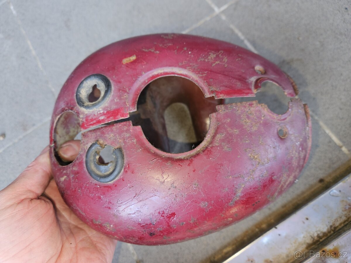 Jawa 555, maska, kaplička