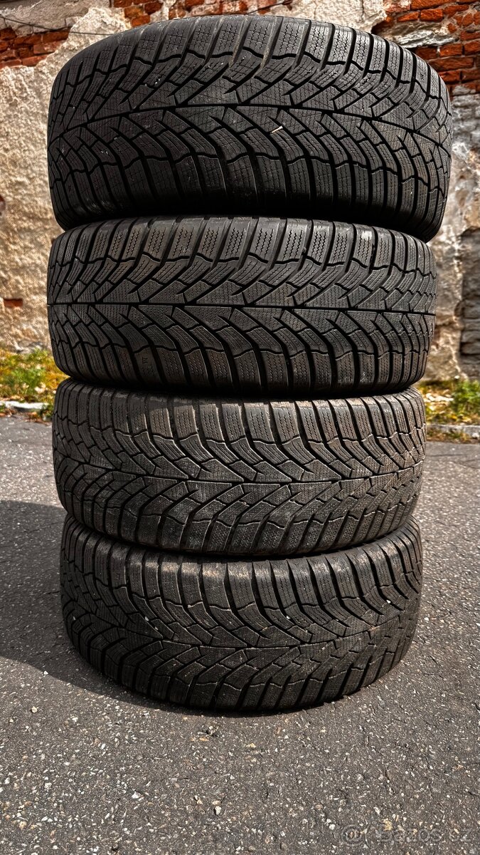 Pneumatiky KUMHO 225/45 R17 91H WP52