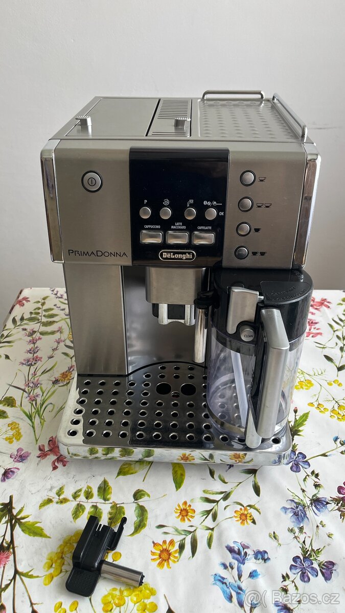 Automatický kávovar DeLonghi Primadonna