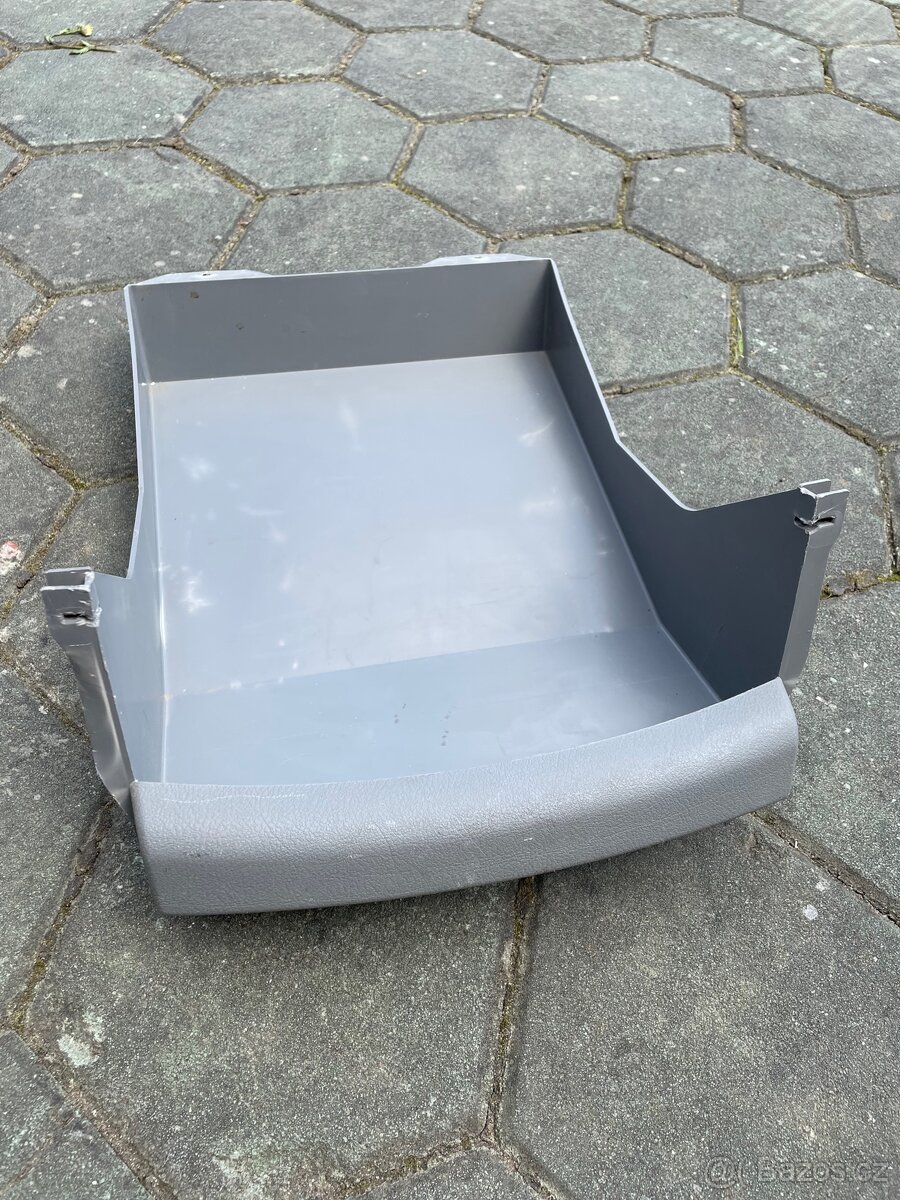 Přihrádka pod sedačku VW T4 Multivan