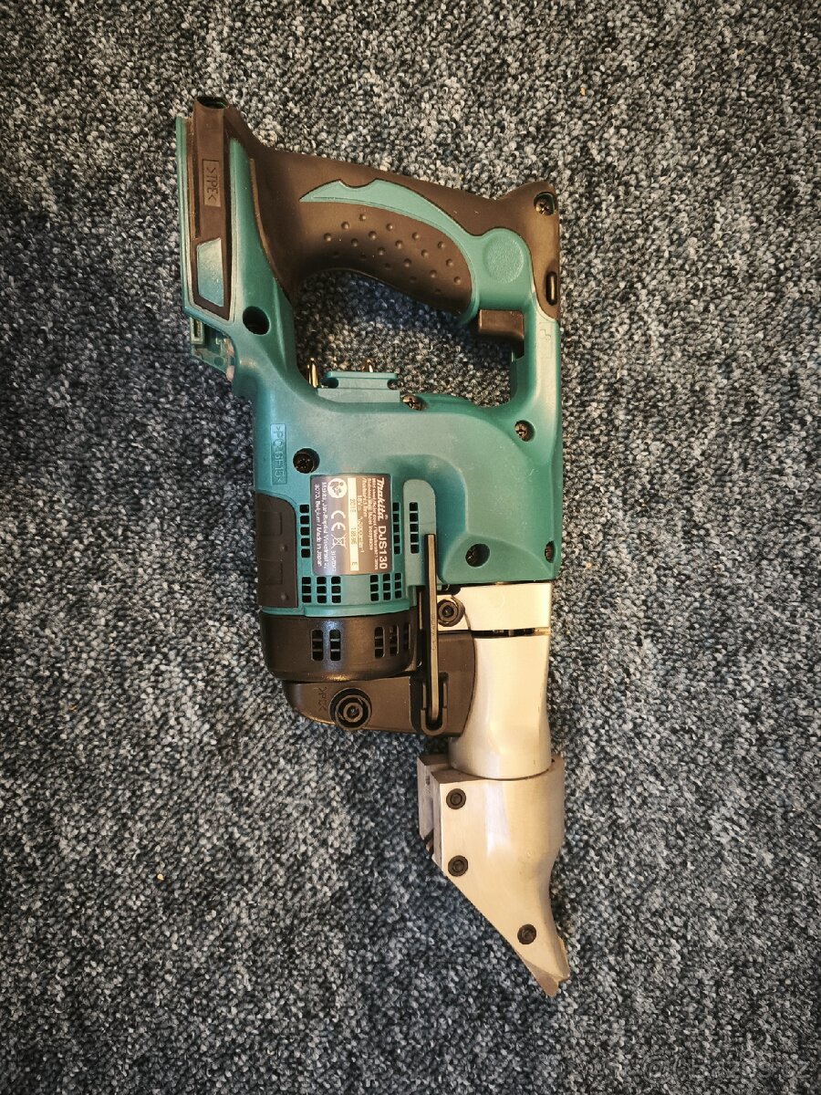 Makita DJS130Z