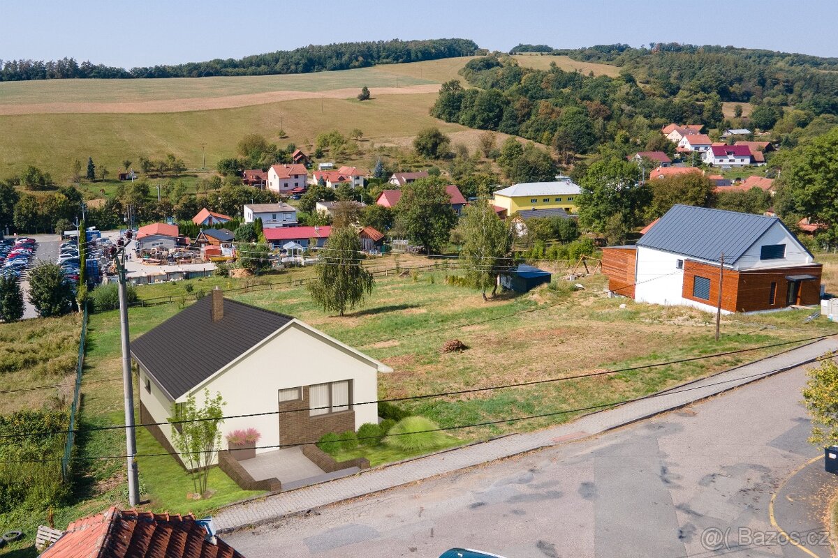 Prodám Stavební Pozemek 1162 m2 Kaňovice-Zlín