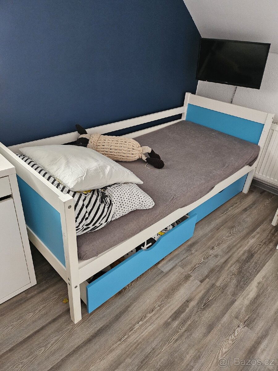 Postel,stul s zidli do detskeho pokoje