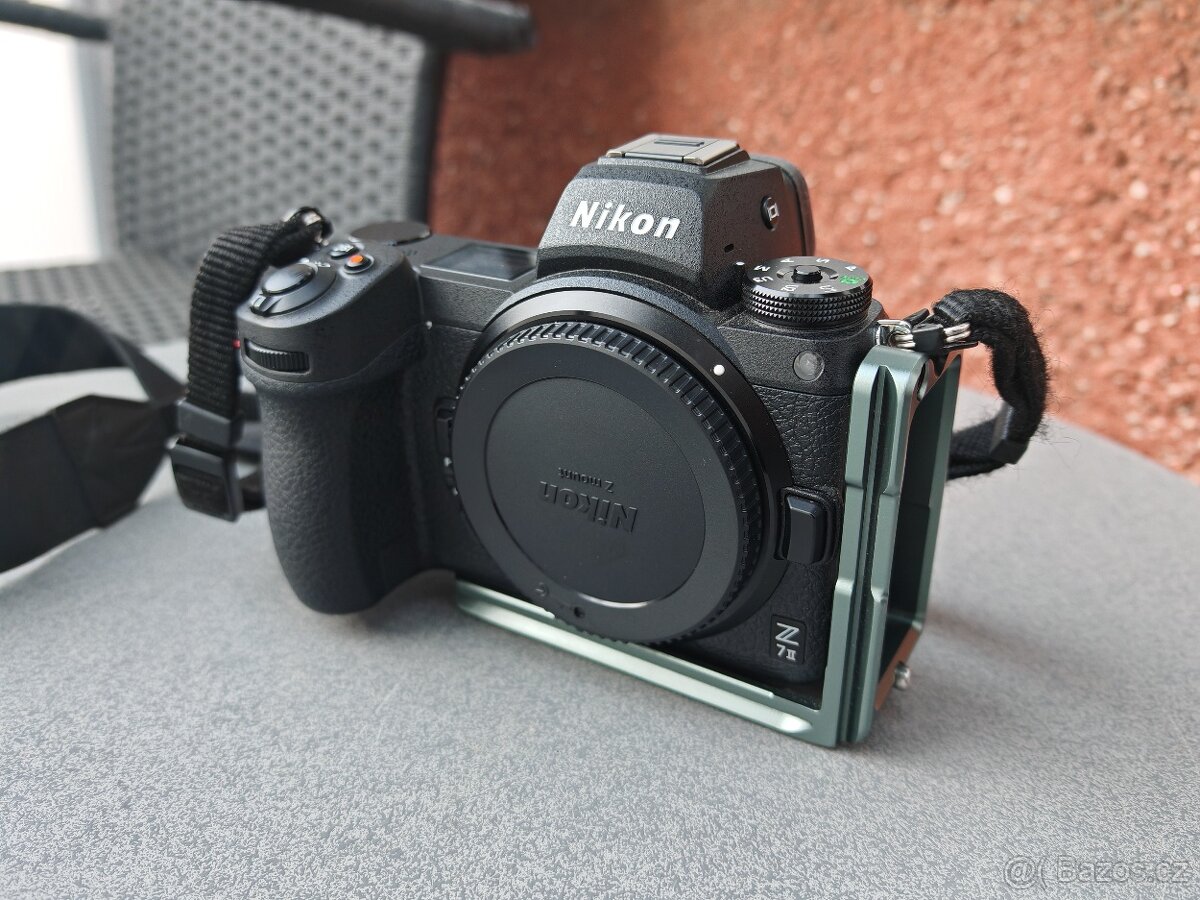 Prodej Nikon Z7 II + baterie + L destička + SD karta