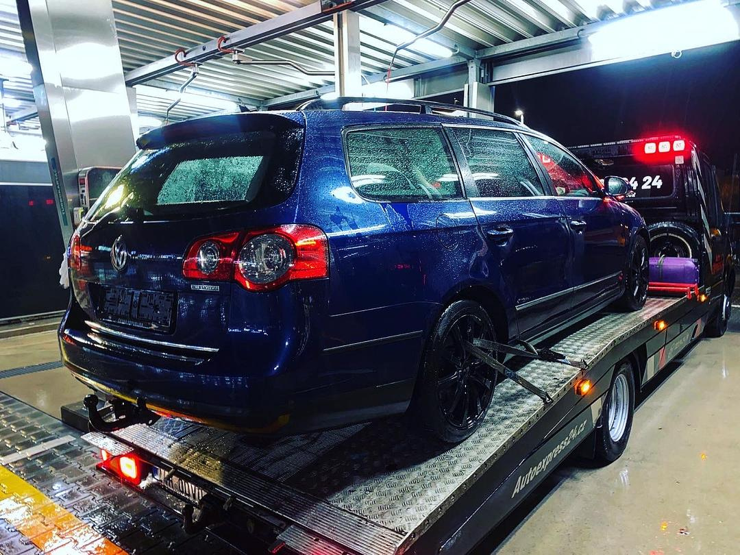 Veškeré náhradní díly VW Passat B6 kombi 2009 CBDC LHP LD5Q