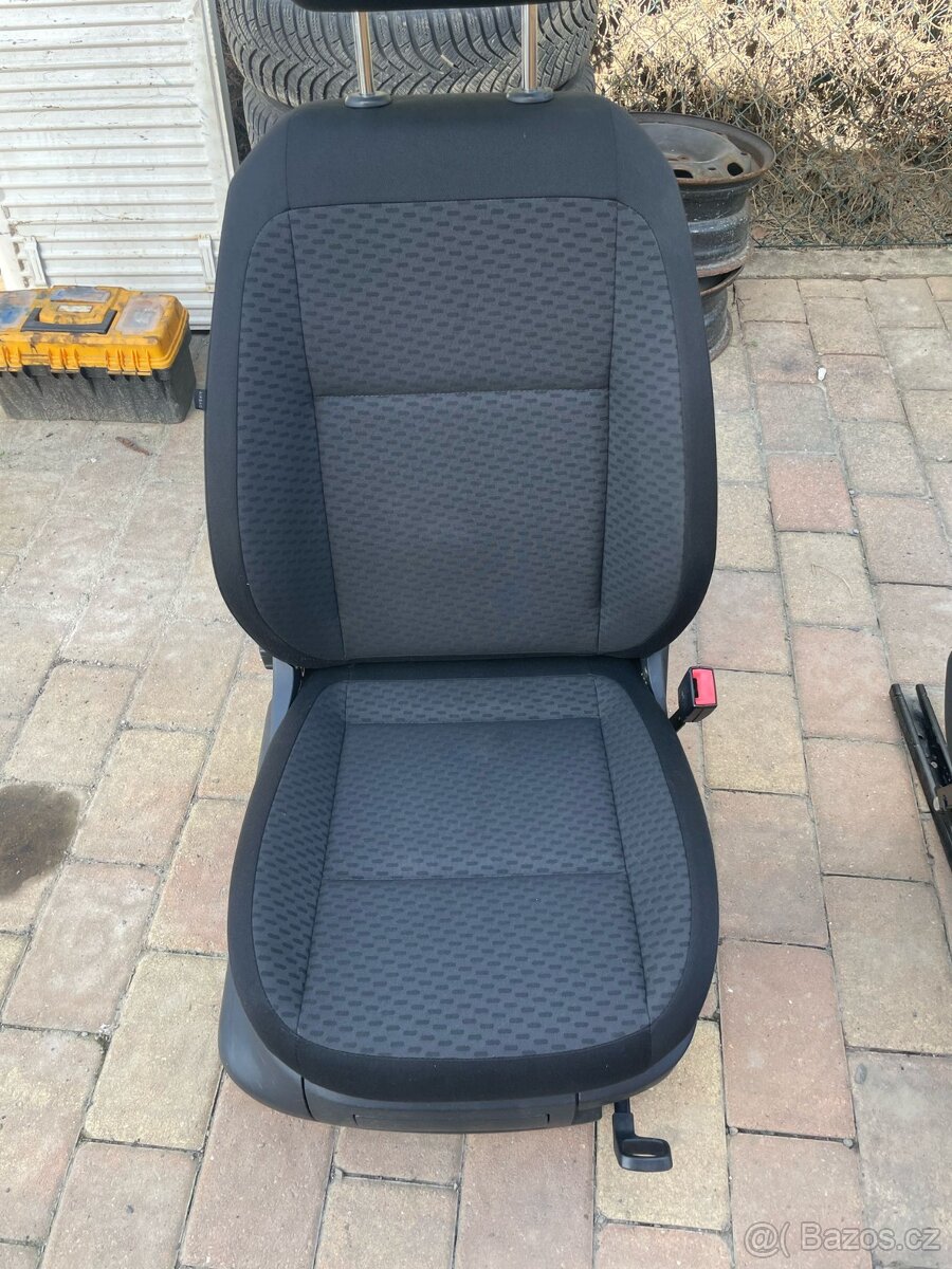 Sedadla Škoda Roomster r.2014 naj 117tis km