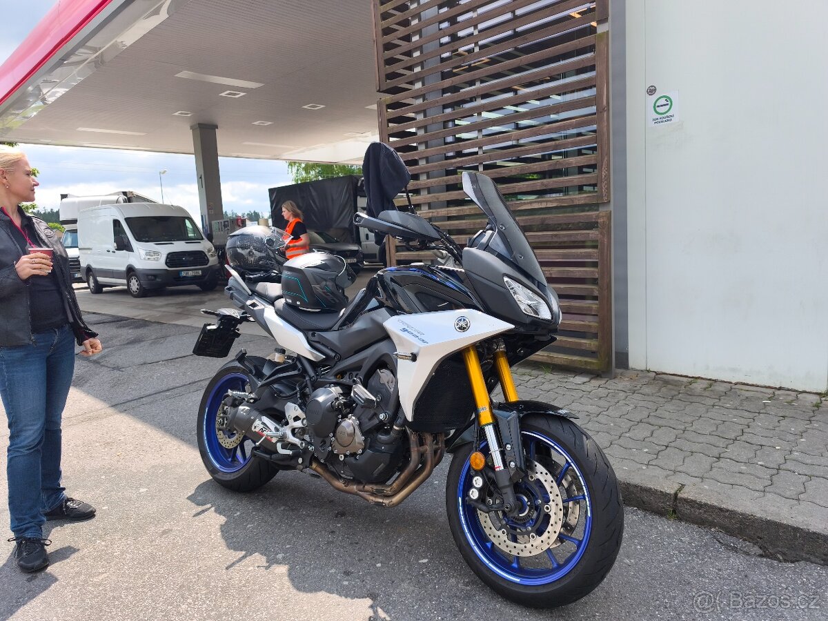 Yamaha tracer 900gt 2020 na podvozku öhlins.
